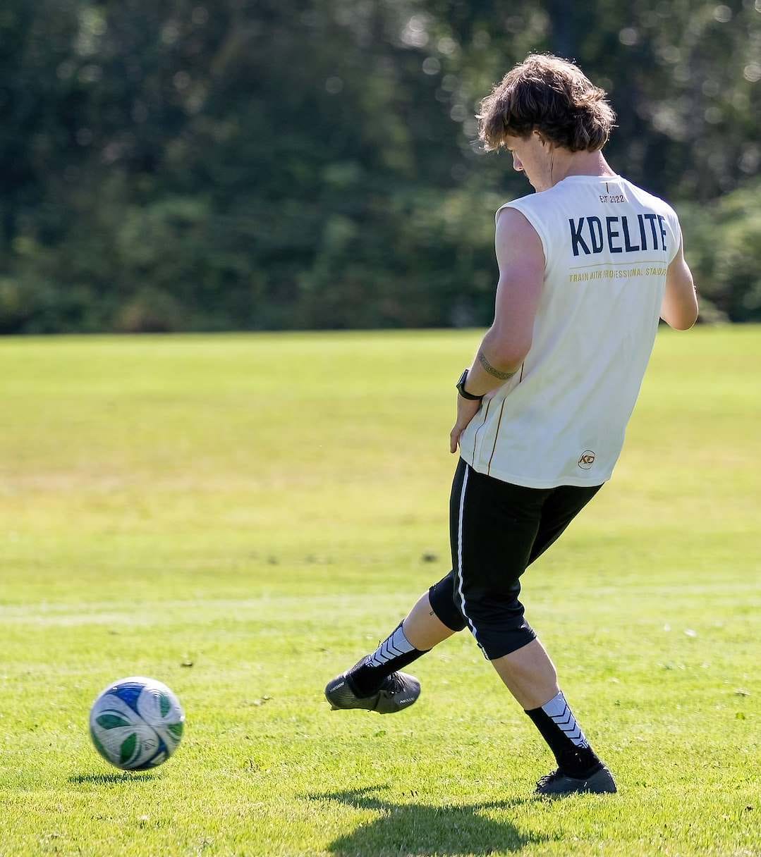 KD Elite player working on shooting technique at a previous performance camp